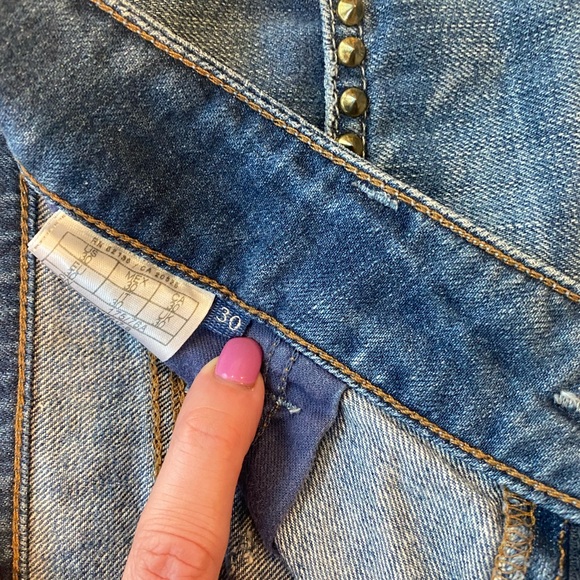 Guess brand denim shorts - Picture 3 of 3